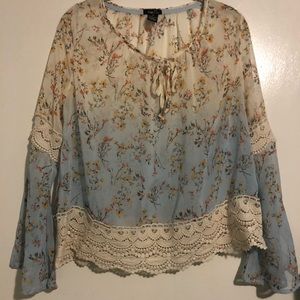 Blue and creme ombre lace cuff top